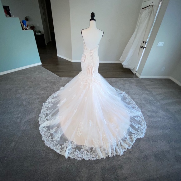 Maggie Sottero Unaltered Wedding Gown - Picture 3 of 7